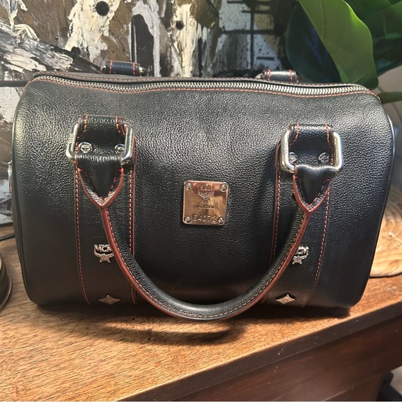 MCM Black Pebble Leather & Red Stitching Boston Doctor’s Bag - Picture 10 of 16